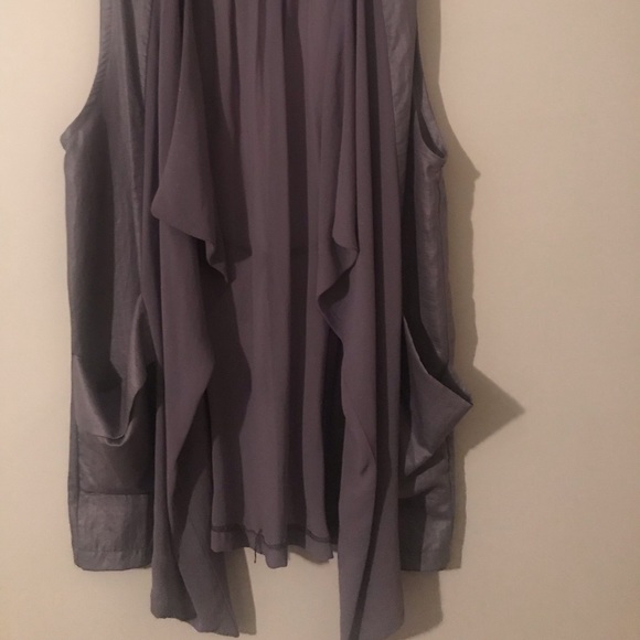 Vest - Picture 3 of 3